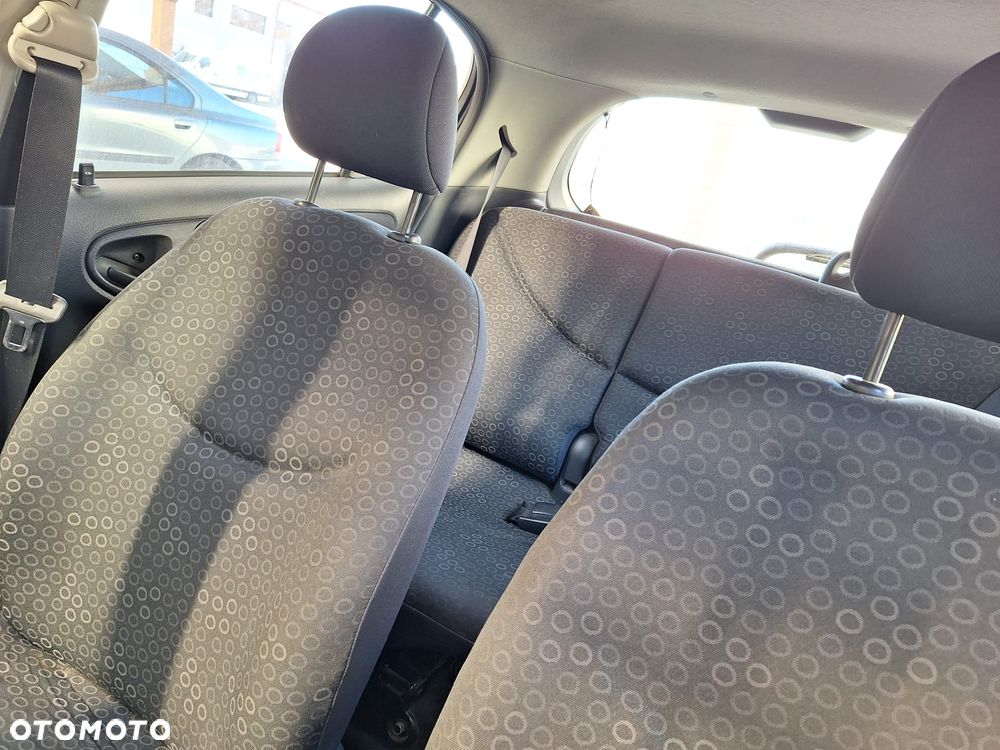Toyota Yaris 1.0 Base - 9