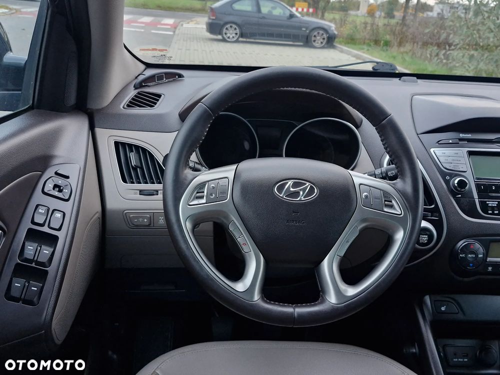 Hyundai ix35 2.0 CRDi 4WD Fifa World Cup Gold Edition - 21