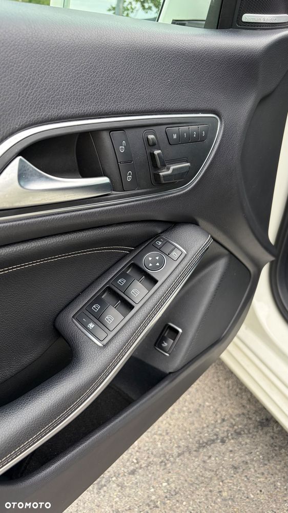 Mercedes-Benz CLA 250 4Matic 7G-DCT Sport - 9