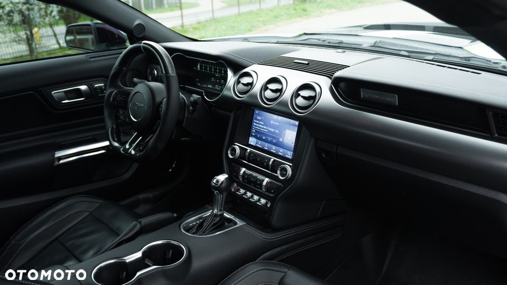 Ford Mustang - 22