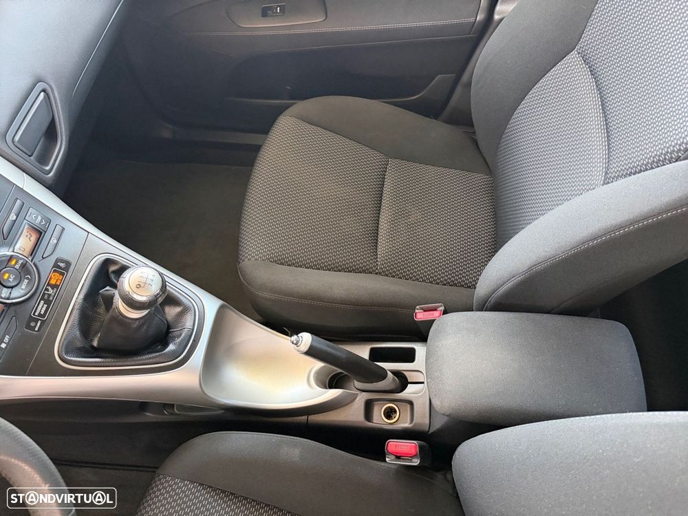 Toyota Auris 1.33 VVT-i Comfort+J16 - 16