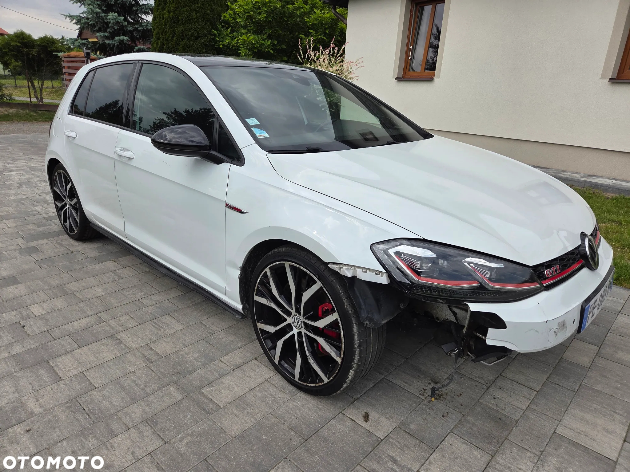 Volkswagen Golf VIII 2.0 TSI GTI DSG - 2