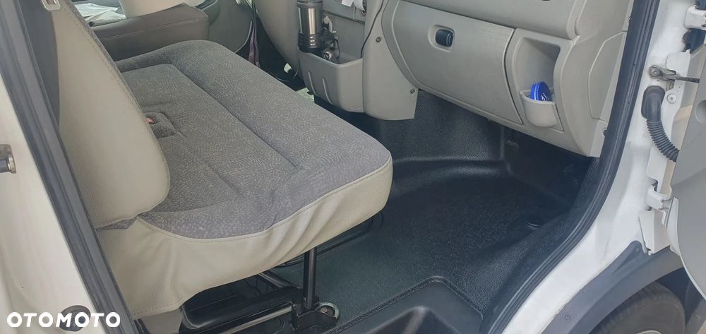 Nissan Interstar - 13