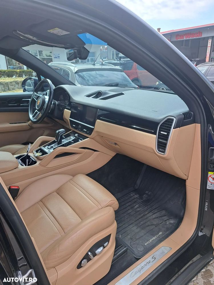 Porsche Cayenne S - 7