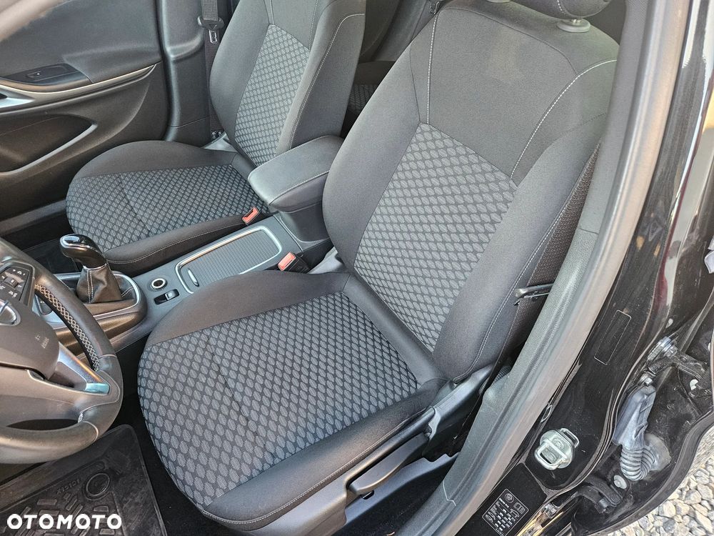Opel Astra 1.2 Turbo Business Edition - 21