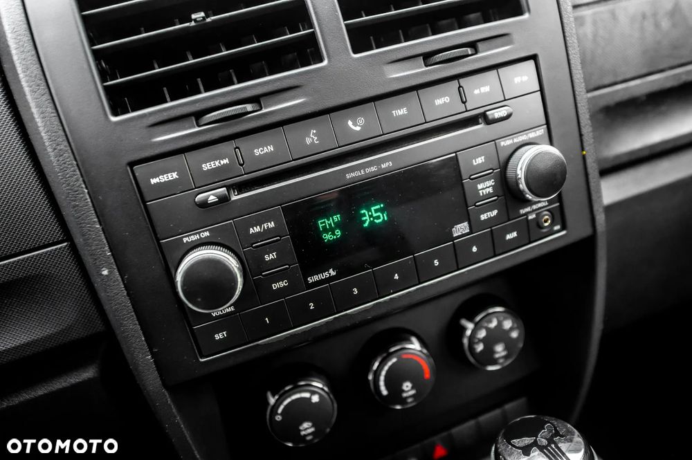 Dodge Nitro 3.7 V6 SLT - 25