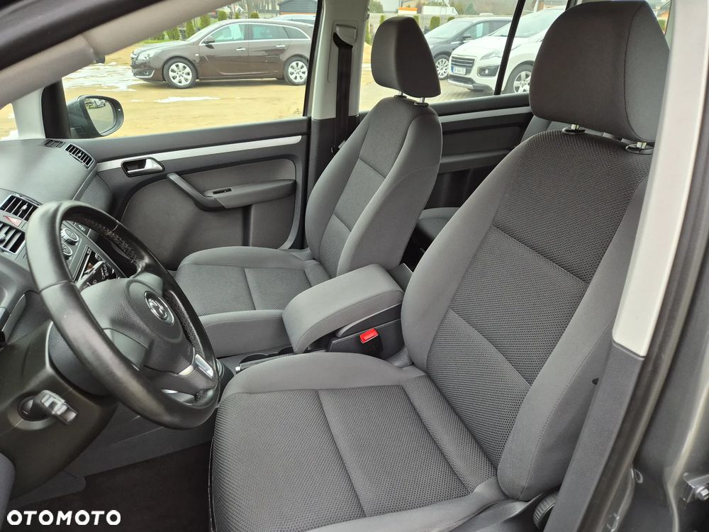 Volkswagen Touran 1.6 TDI DPF BlueMotion Technology DSG Comfortline - 6