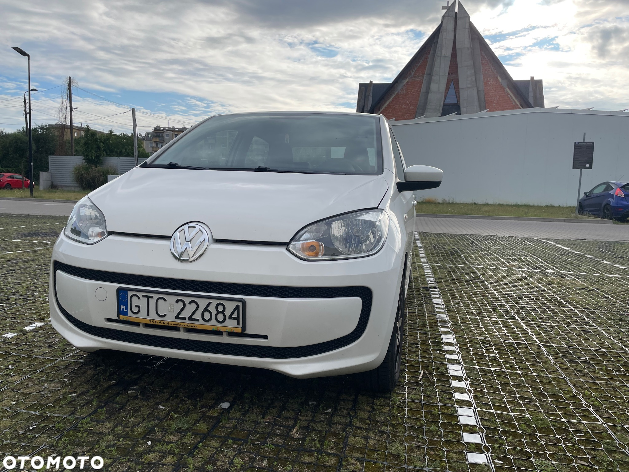 Volkswagen up! 1.0 beats - 12