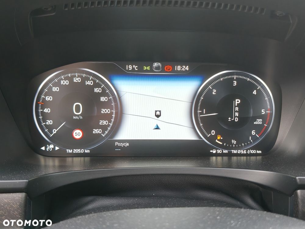 Volvo V90 D5 SCR AWD Momentum Pro - 24