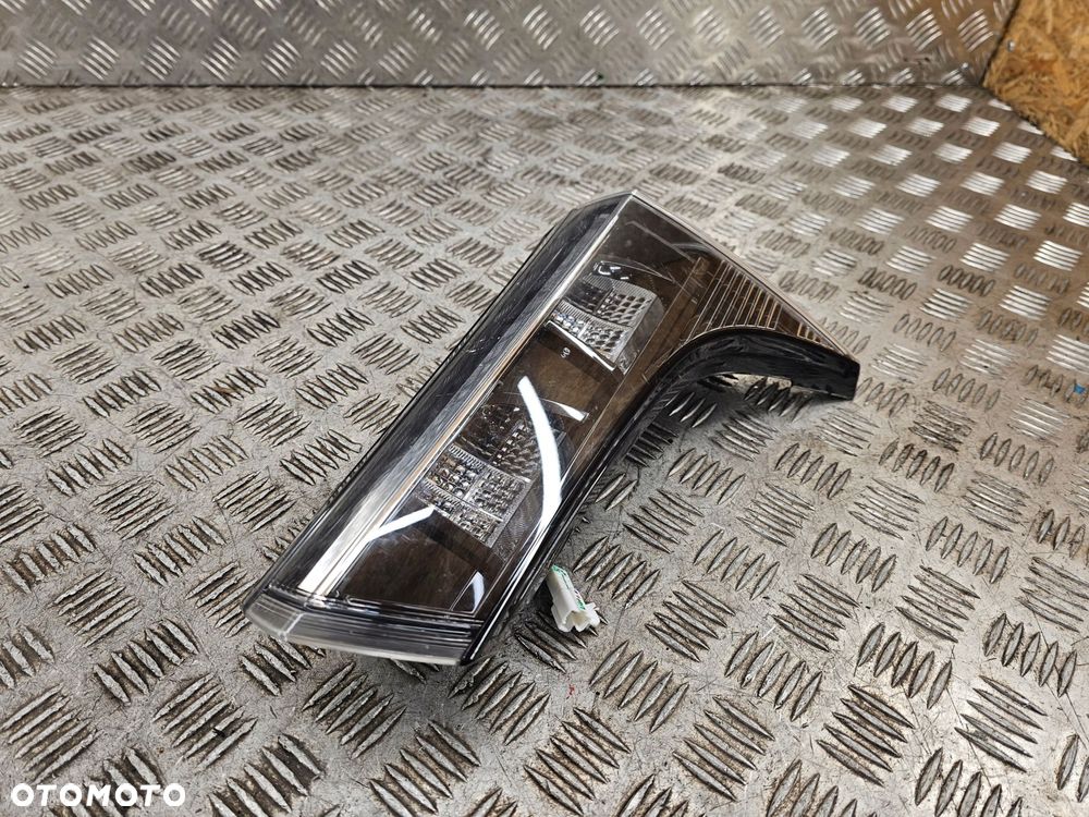 suzuki sx4 s-cross 21r+ prawa lampa tył w klapę led eu - 2