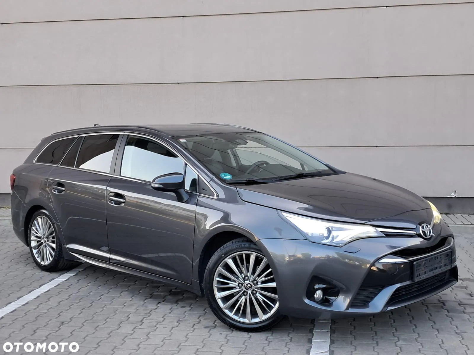 Toyota Avensis Combi 1.8 Business Edition - 2
