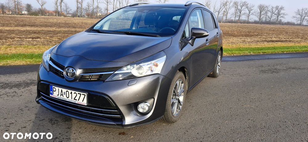 Toyota Verso 1.8 Premium 7os - 8