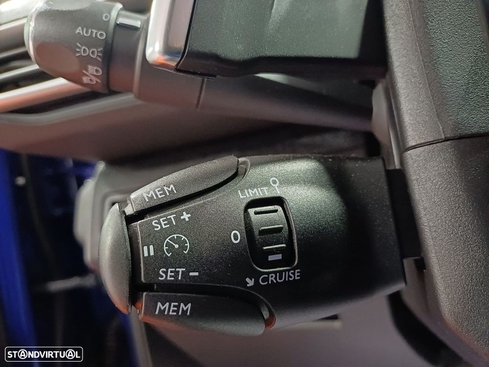 Peugeot 3008 1.5 BlueHDi Allure EAT8 - 17