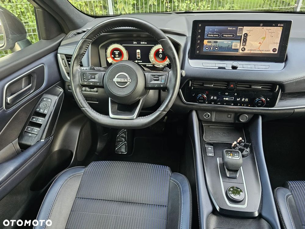 Nissan Qashqai 1.3 DIG-T 4x4 MHEV Xtronic Tekna - 32