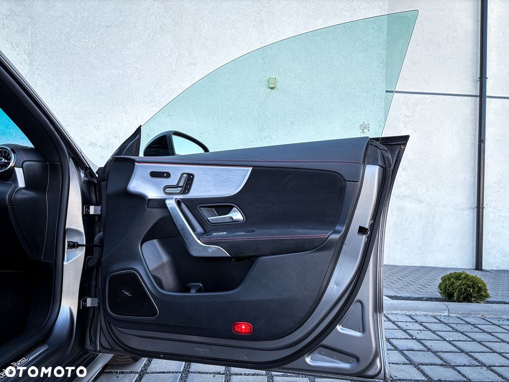 Mercedes-Benz CLA 250 4Matic 8G-DCT AMG Line Advanced Plus - 17