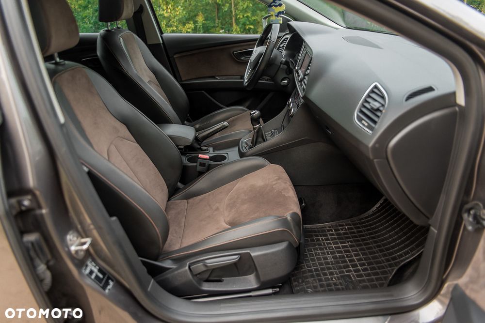 Seat Leon Sportstourer 2.0 TDI Copa S&S 4Drive - 19