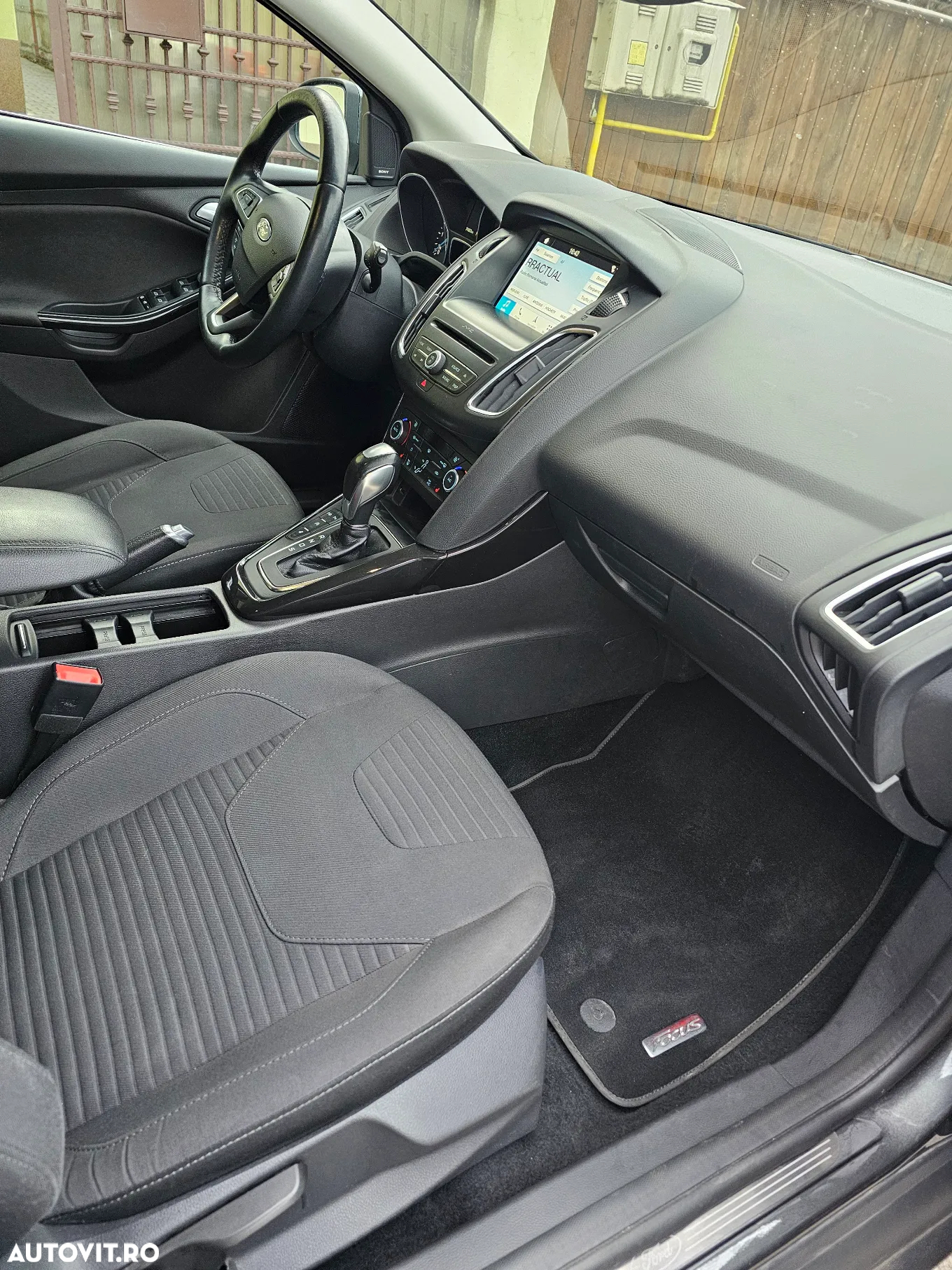 Ford Focus 2.0 TDCi DPF Start-Stopp-System Aut. Titanium - 4
