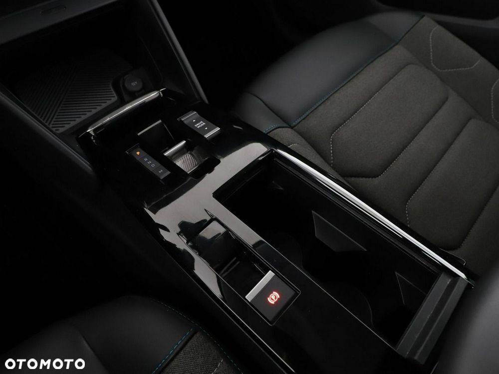 Citroën C4 PureTech 130 Stop&Start EAT8 PLUS - 32