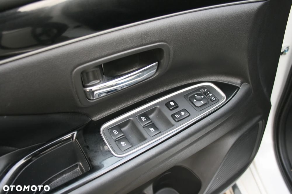 Mitsubishi Outlander Instyle + - 18