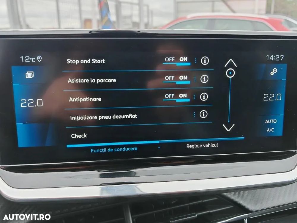 Peugeot 2008 1.2 L PureTech STT EAT8 Allure - 20