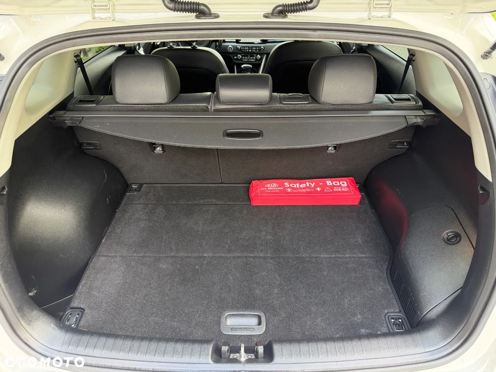 Kia Niro 1.6 GDI 2WD Vision - 24