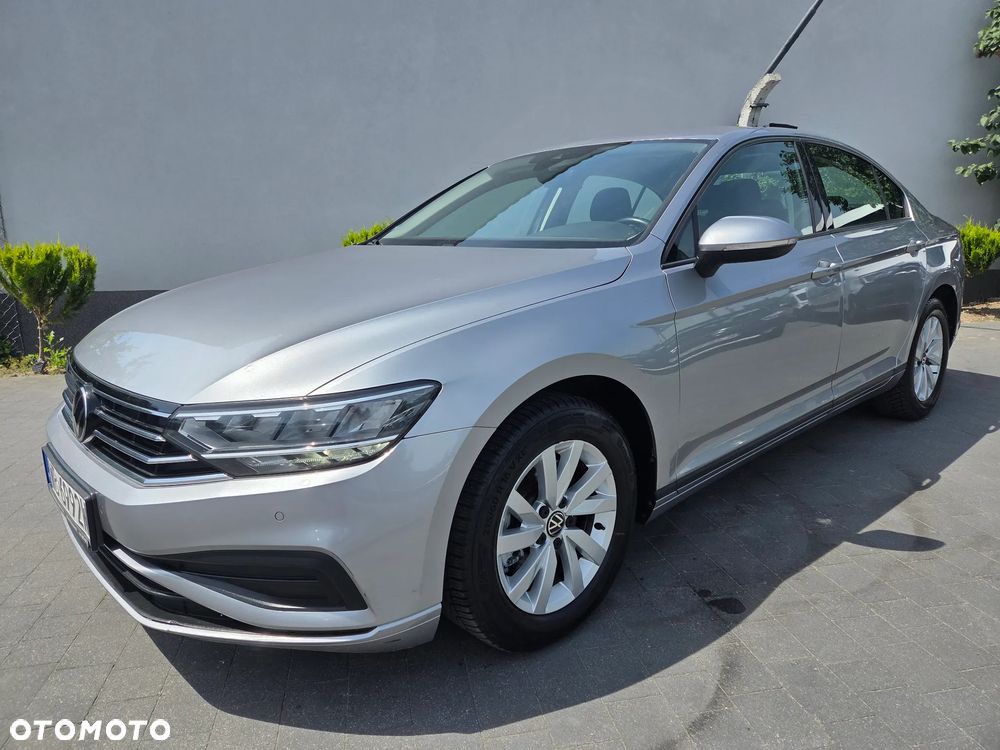 Volkswagen Passat - 4