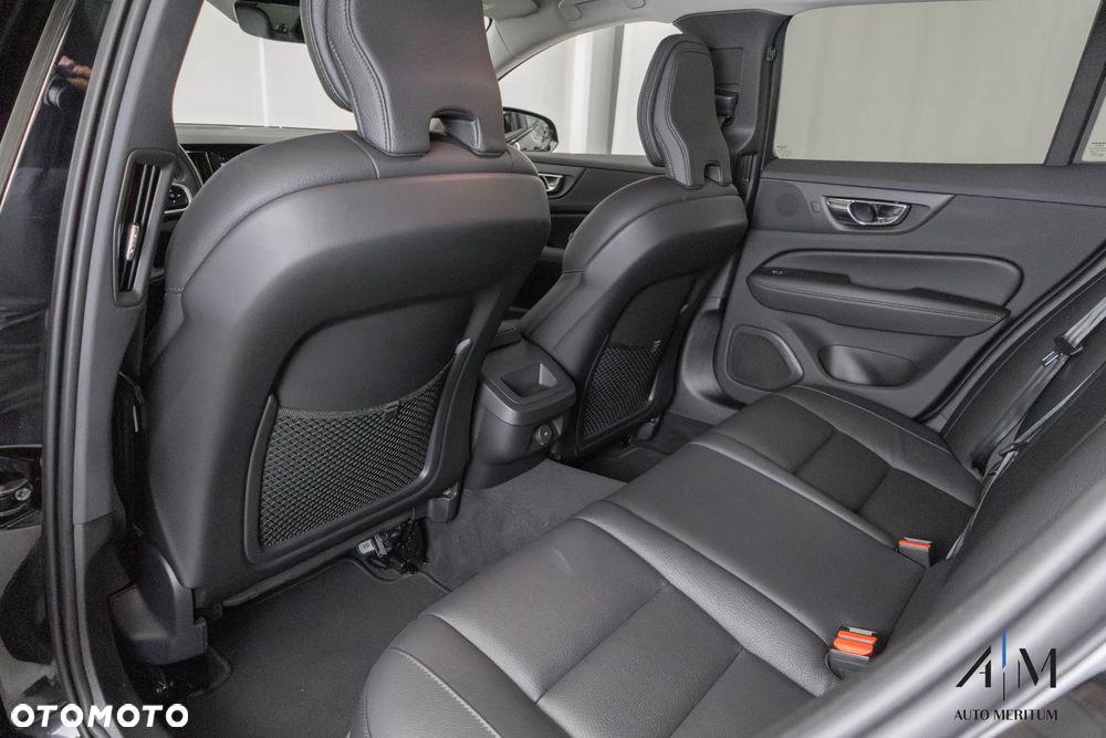 Volvo V60 Cross Country B4 D AWD Geartronic - 27