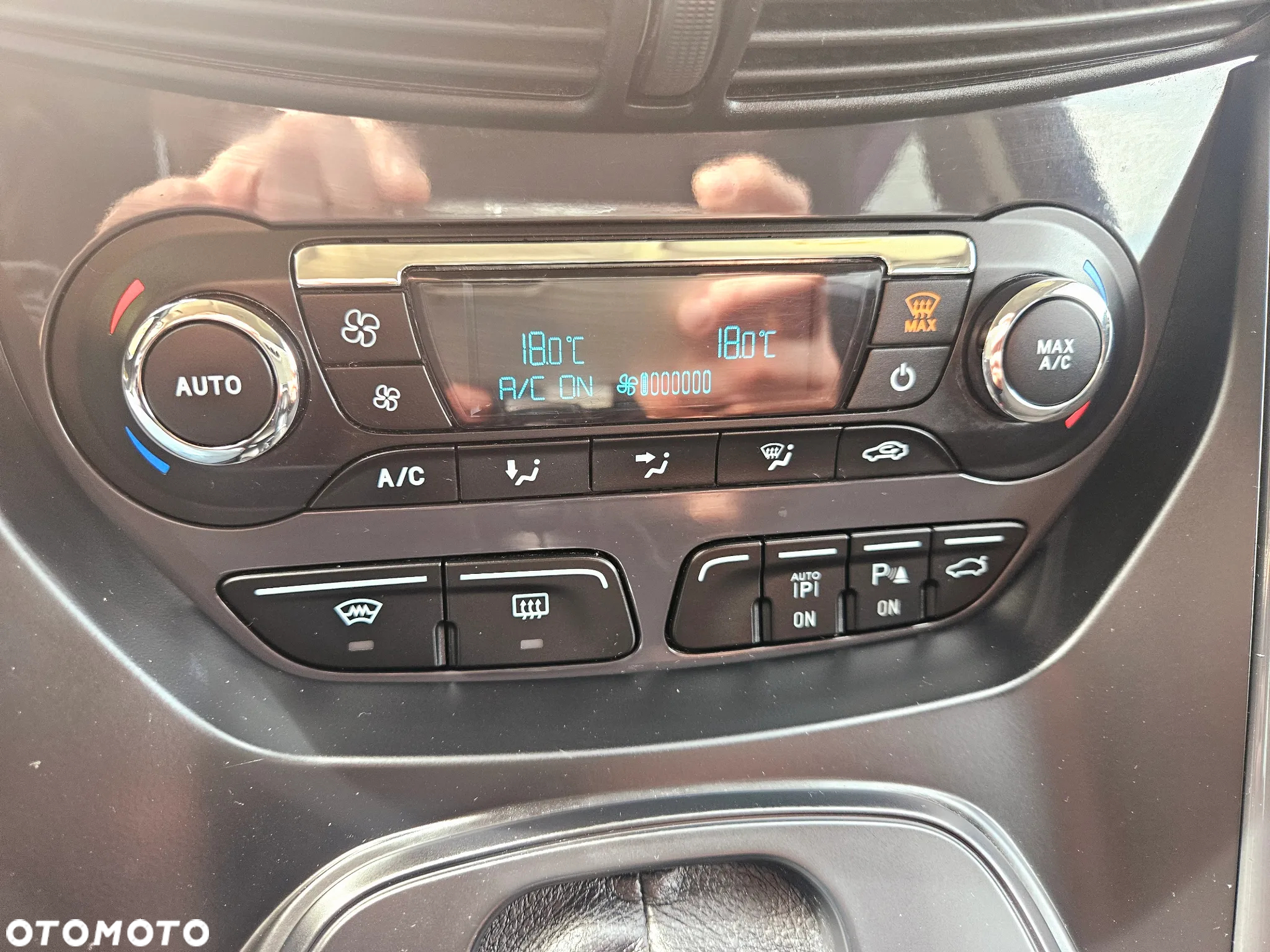 Ford Kuga 2.0 TDCi 4x4 Titanium - 30