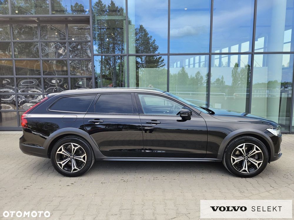 Volvo V90 Cross Country - 10