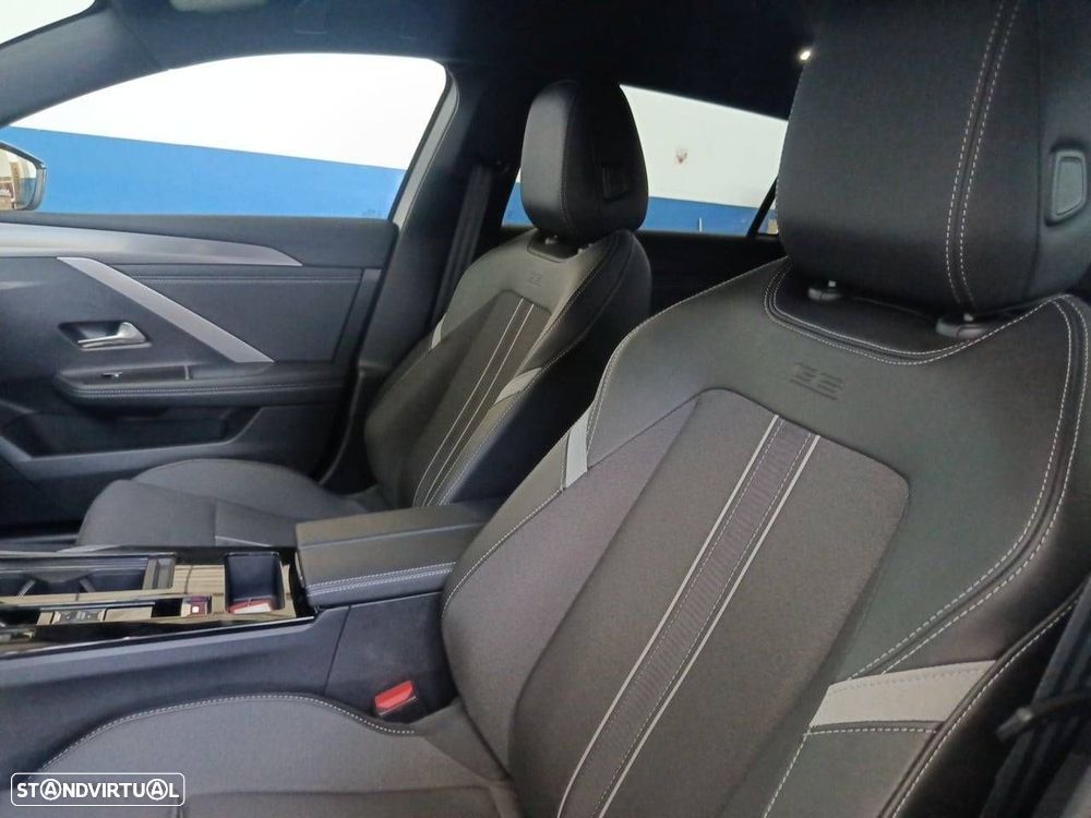 Opel Astra Sports Tourer - 9