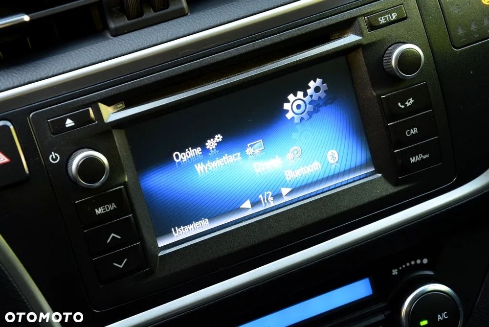 Toyota Auris 1.6 Premium Comfort - 11