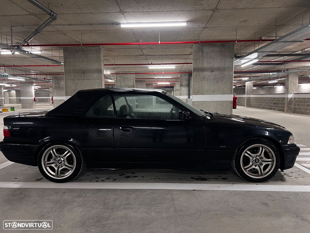 BMW 320 i Touring - 7