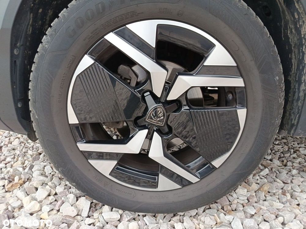 Peugeot 2008 1.2 PureTech Allure S&S EAT8 - 11