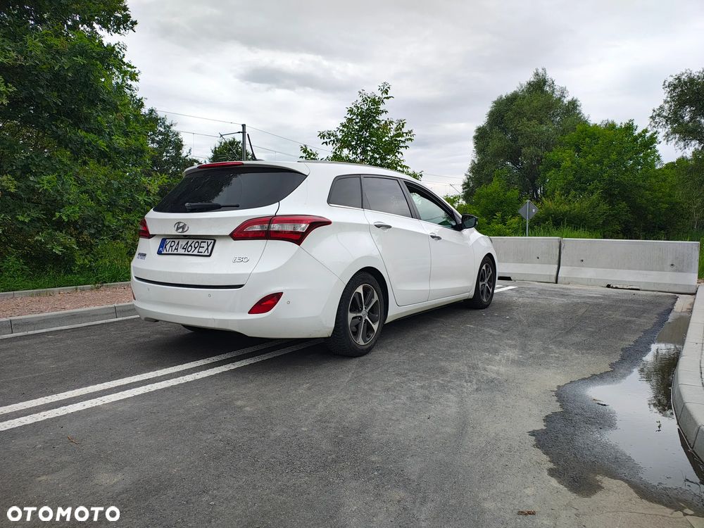Hyundai i30 Kombi 1.6 GDi DCT Style - 5