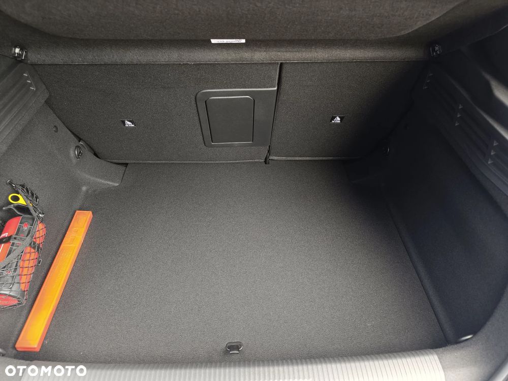 Peugeot 308 1.2 mHEV GT S&S e-DCS6 - 16