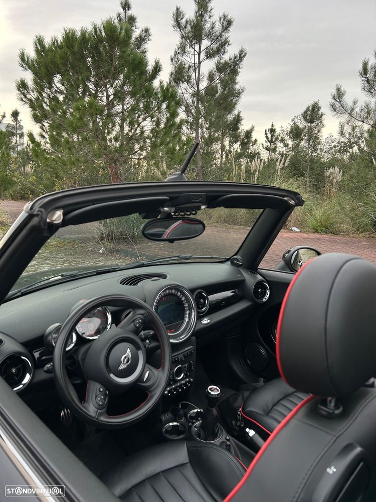 MINI Cabrio John Cooper Works - 10