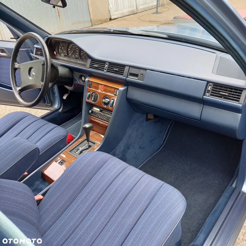 Mercedes-Benz W124 (1984-1993) - 17