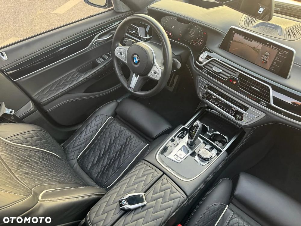 BMW Seria 7 750i xDrive - 13