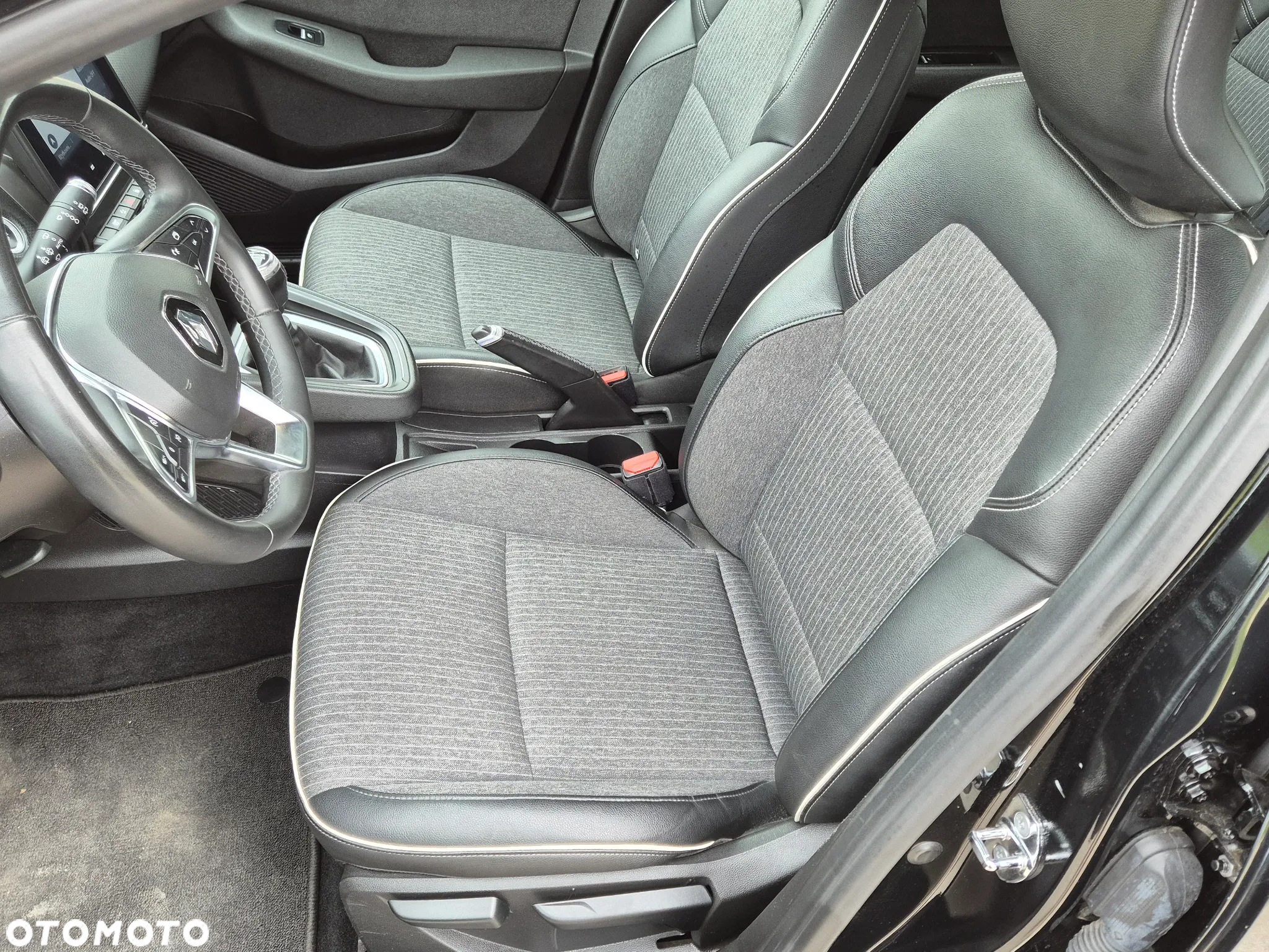 Renault Clio TCe 100 INTENS - 13