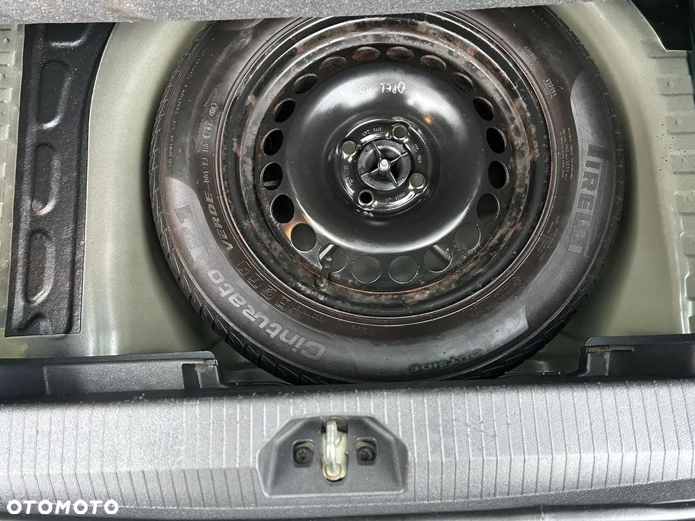 Opel Corsa 1.2 16V Enjoy - 12