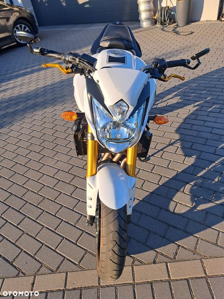 Yamaha FZ8 - 4