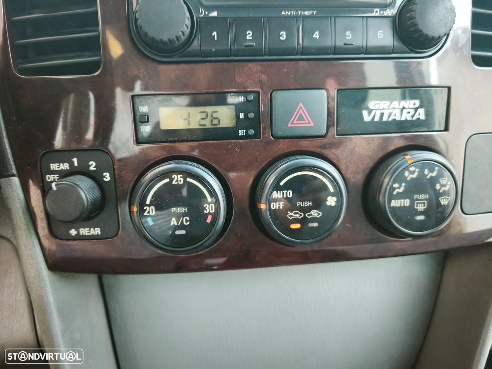 Suzuki Grand Vitara XL-7 2.0 HDi - 11