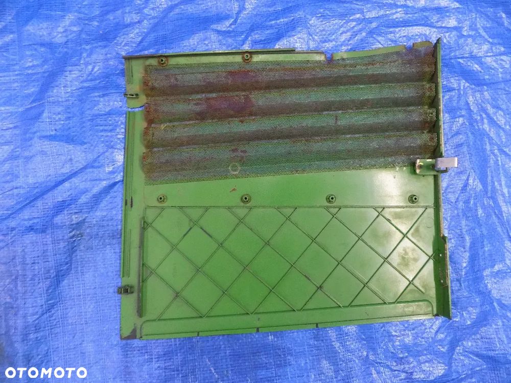 osłona boczna pokrywa prawa l78636 john deere 6300 6100 6400 - 5