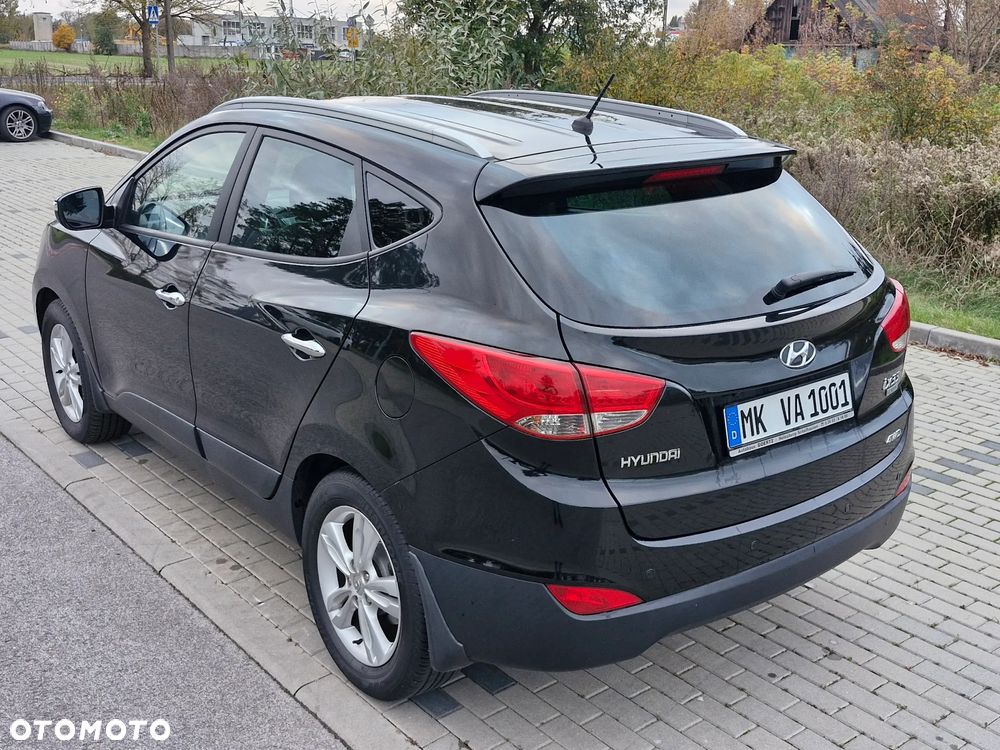 Hyundai ix35 2.0 CRDi 4WD Fifa World Cup Gold Edition - 10