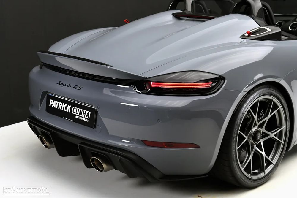 Porsche 718 Spyder RS - 15
