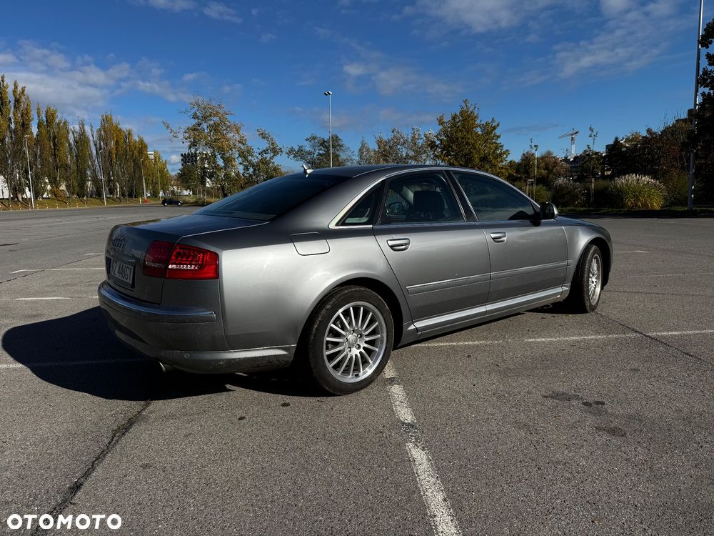 Audi A8 - 7