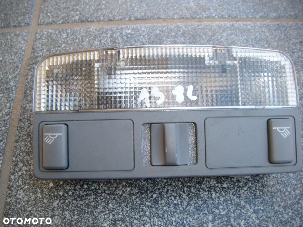 audi a3 8l lampka oświetlenia kabiny