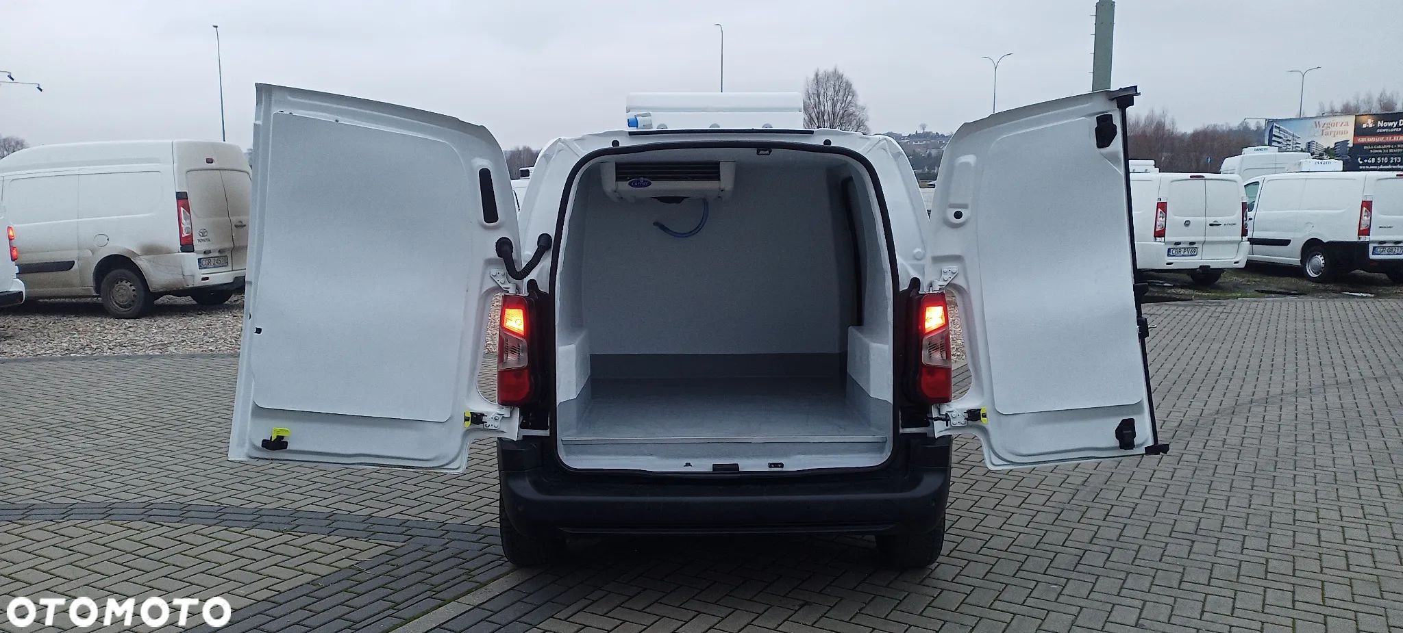 Peugeot Partner Berlingo Combo Doblo Automat Izoterma Chłodnia Mroźnia do lodów minus 20 stopni 220V grzanie - 1