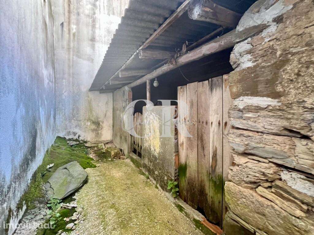 Moradia com logradouro no centro de Chimpeles - Figueiró dos Vinhos - Grande imagem: 5/53