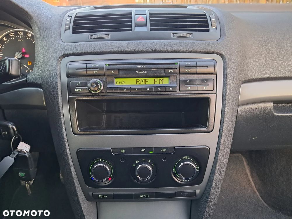 Skoda Octavia 1.6 Combi Advance - 13